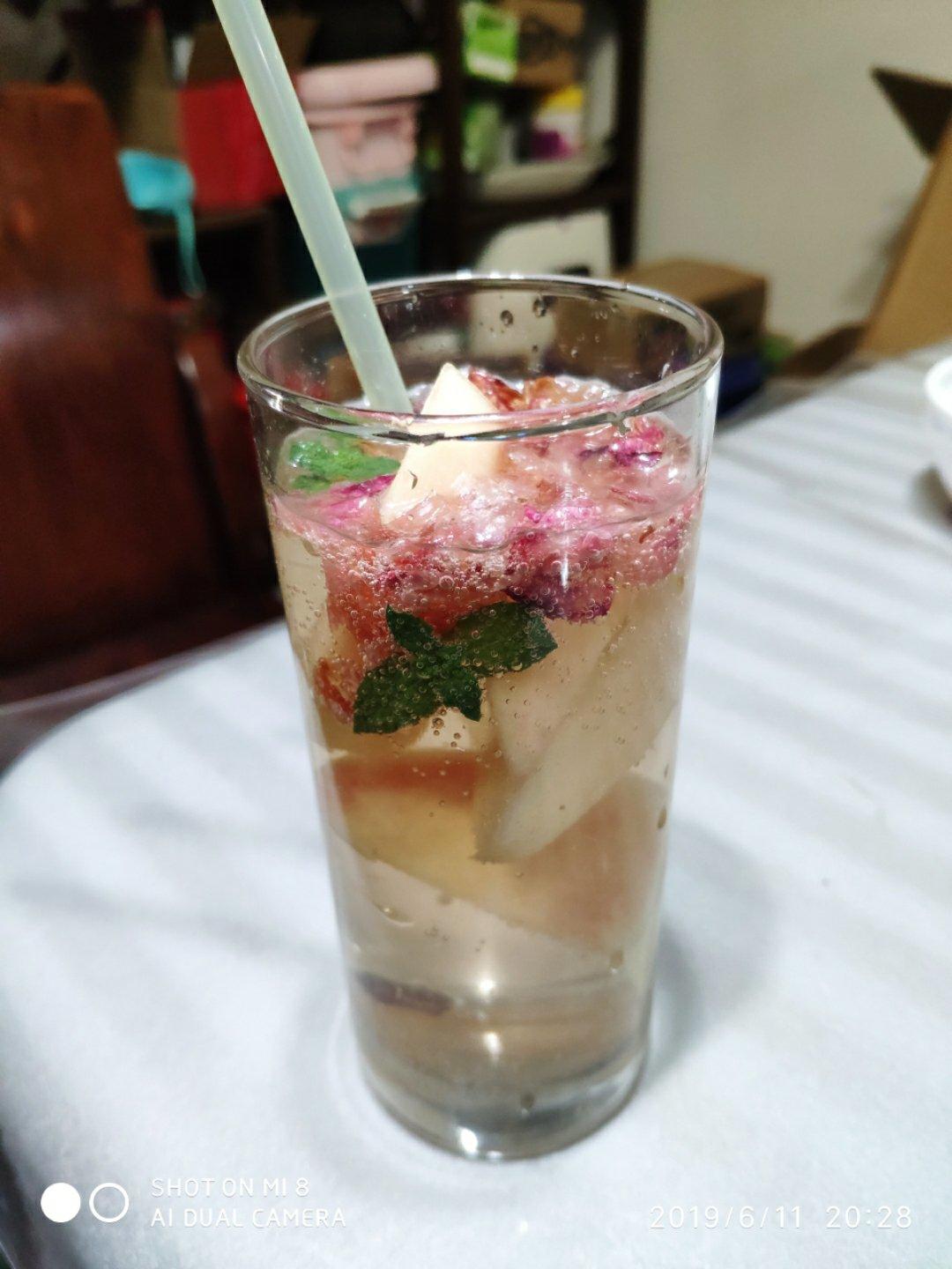如何get一杯少女心满满的粉红色夏日特饮----蜜桃气泡水