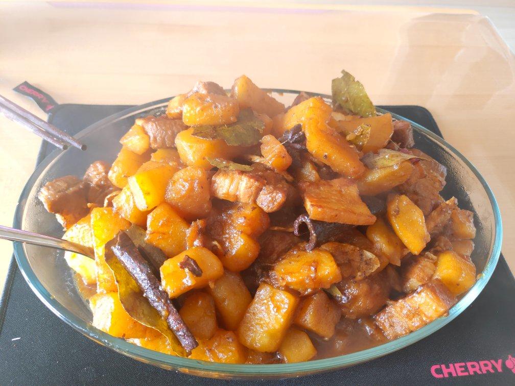 红烧肉炖土豆