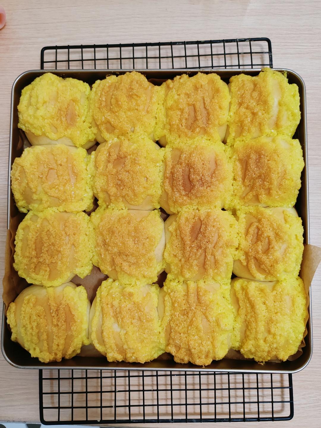 一次发酵同样松软的椰蓉小面包