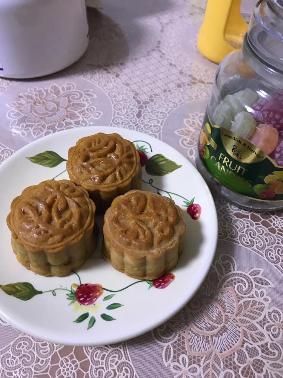 广式月饼——蛋黄莲蓉月饼