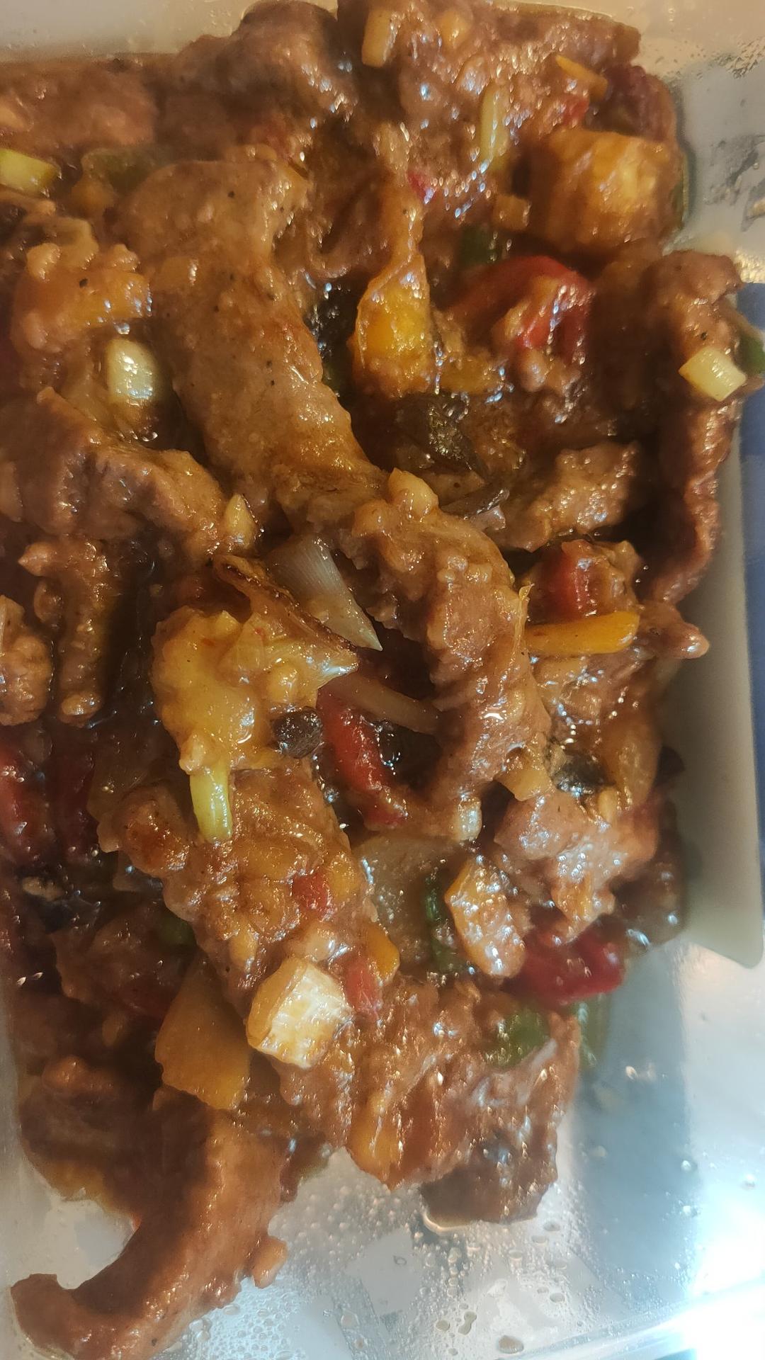厨师长教你：“葱爆牛肉”的家常做法，葱香味浓郁先收藏起来