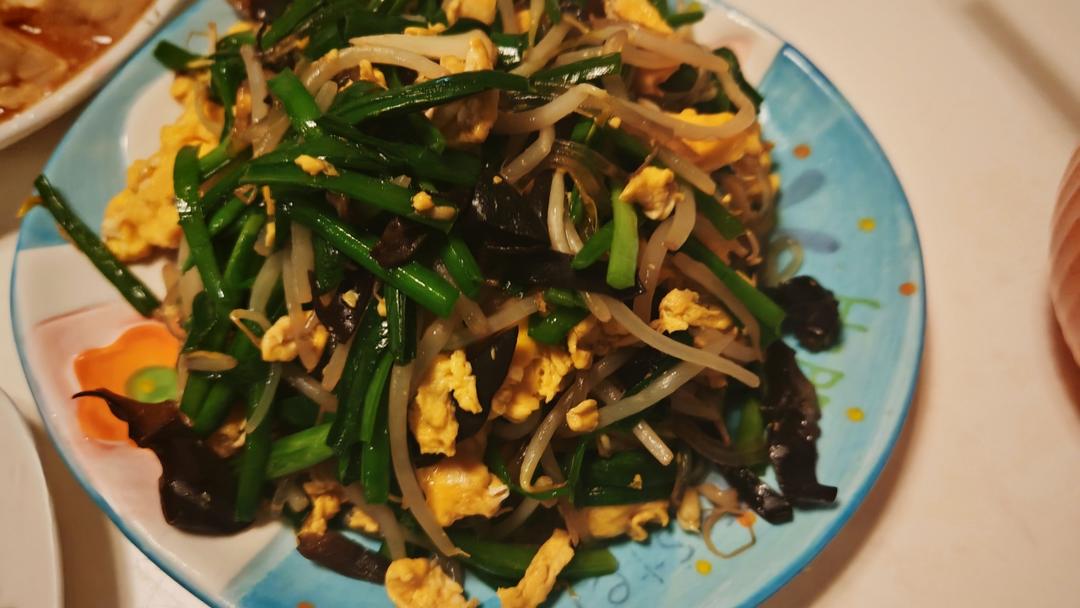 家庭版炒合菜【绿豆芽粉条炒鸡蛋】