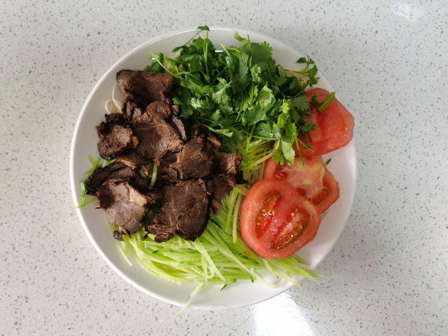 牛肉凉拌面