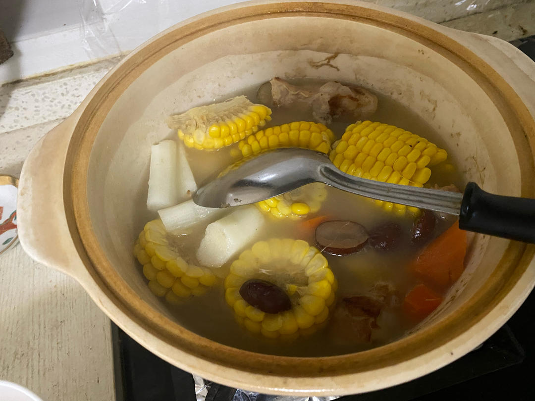 连吃三碗的玉米山药排骨汤