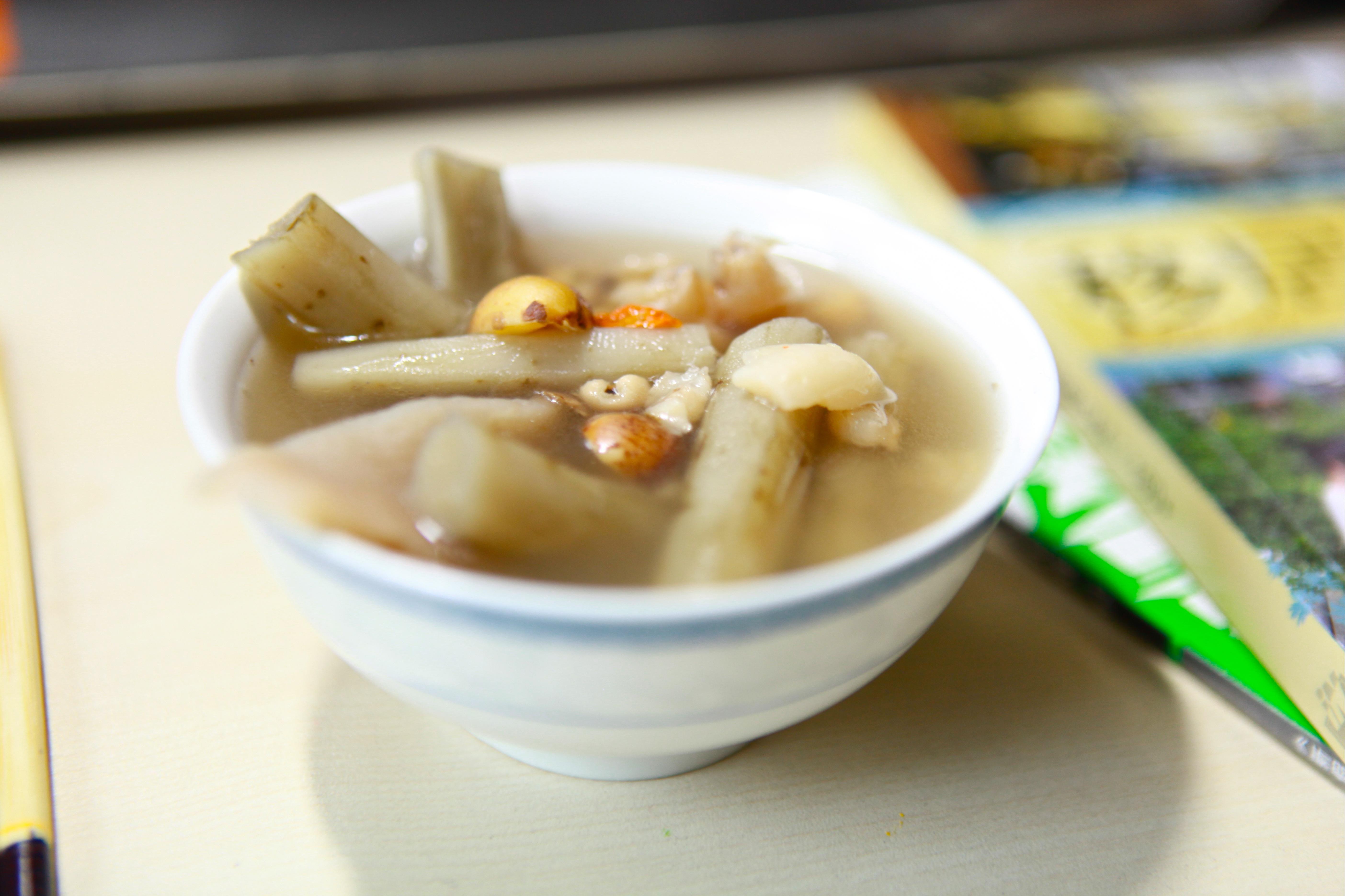 廣東老火湯—牛蒡土伏苓湯的做法