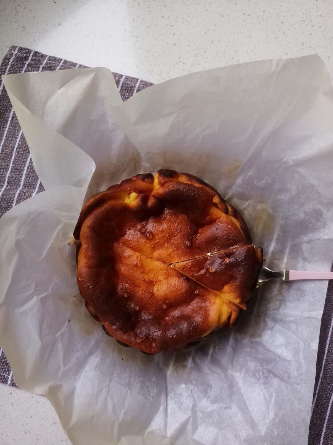 巴斯克式烤芝士蛋糕[超简单][搬运]