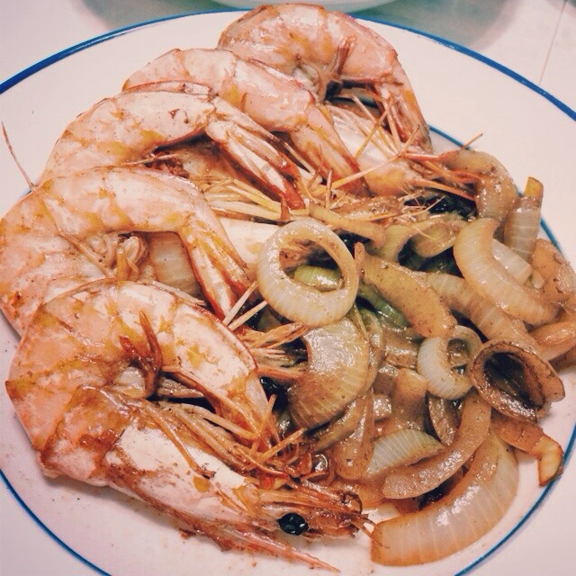 红酒洋葱烩大虾