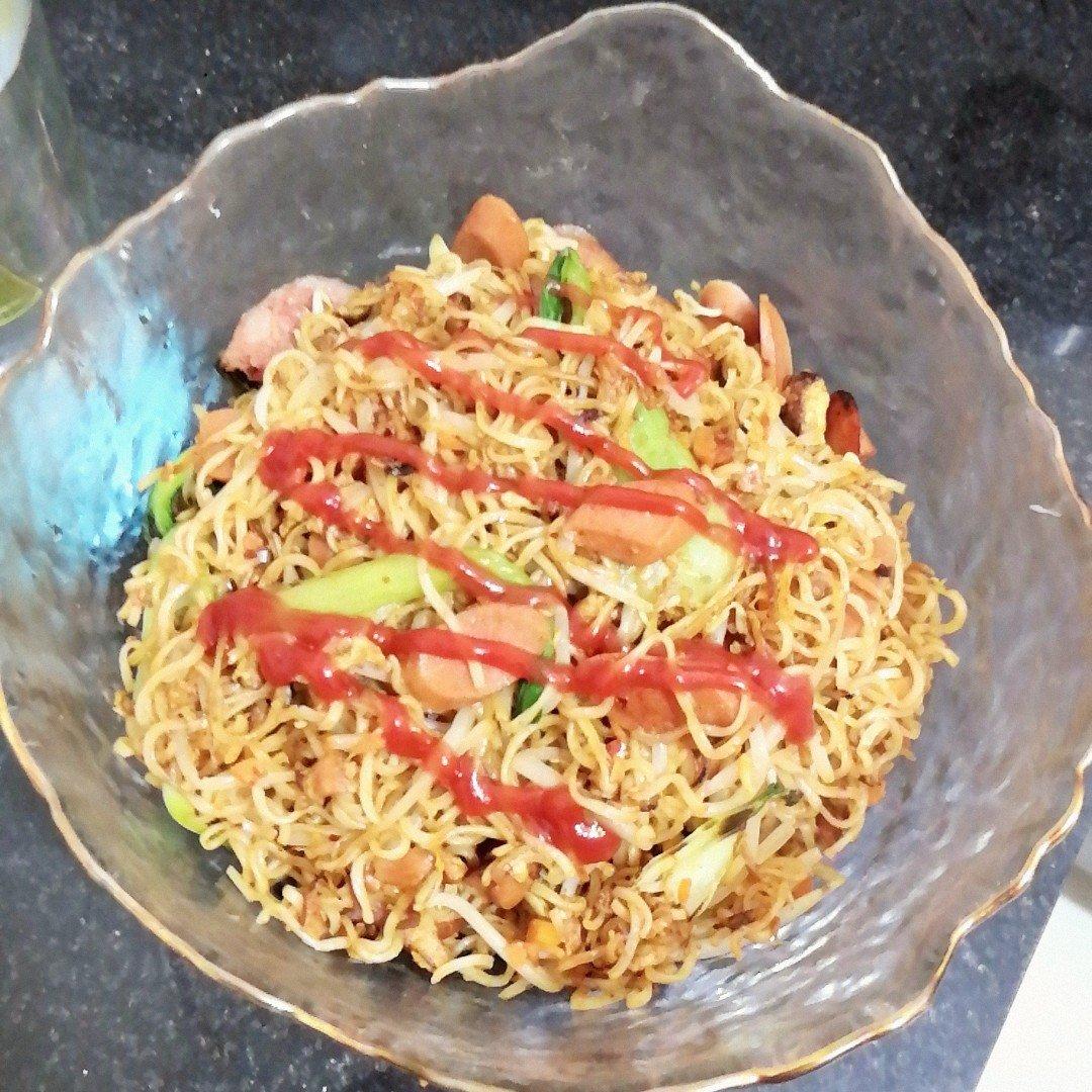 路边摊风味炒方便面