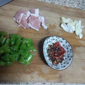 小媛食堂☞干锅花菜的做法 步骤1