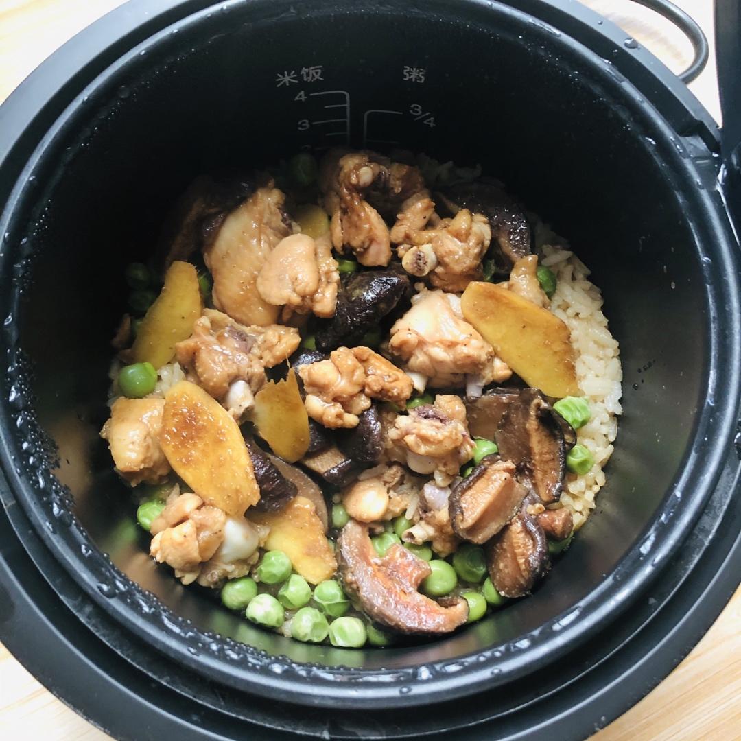 怪兽simona做的香菇滑鸡饭电饭煲版