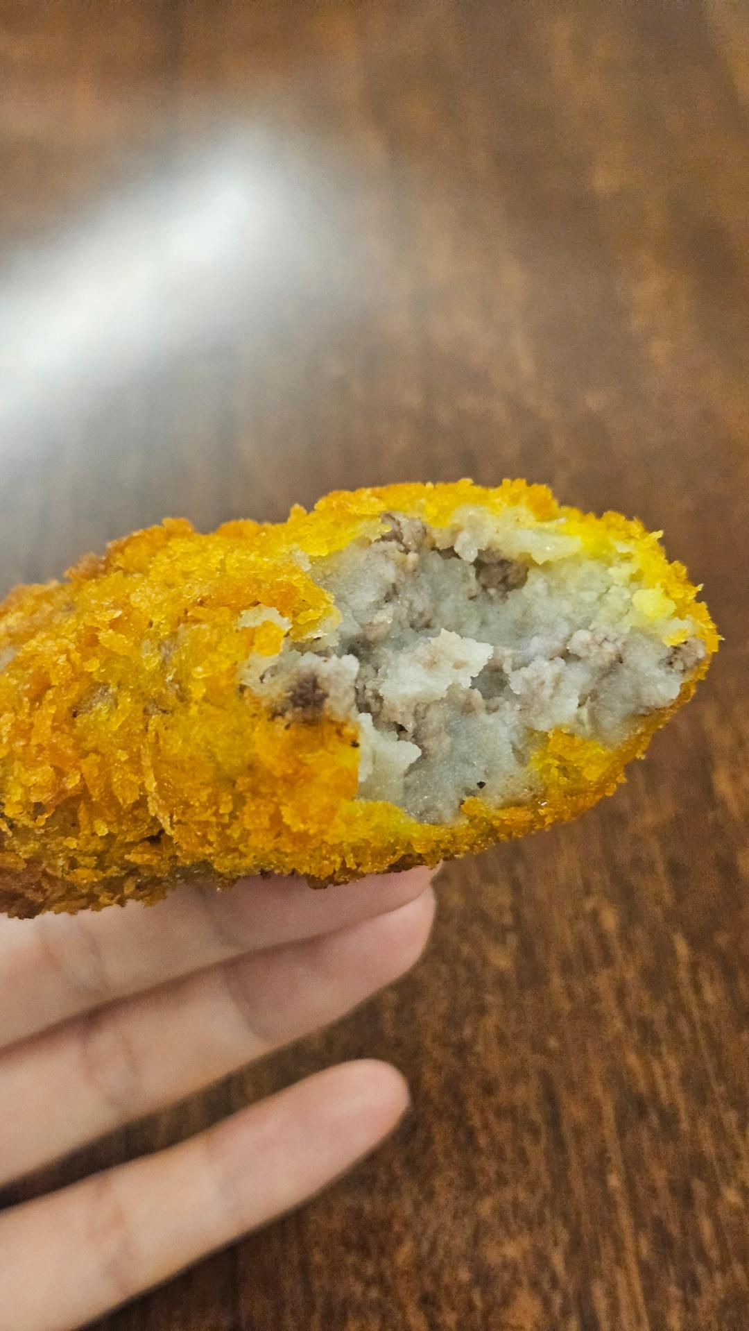 【牛肉可乐饼】刚出锅 酥香掉渣！