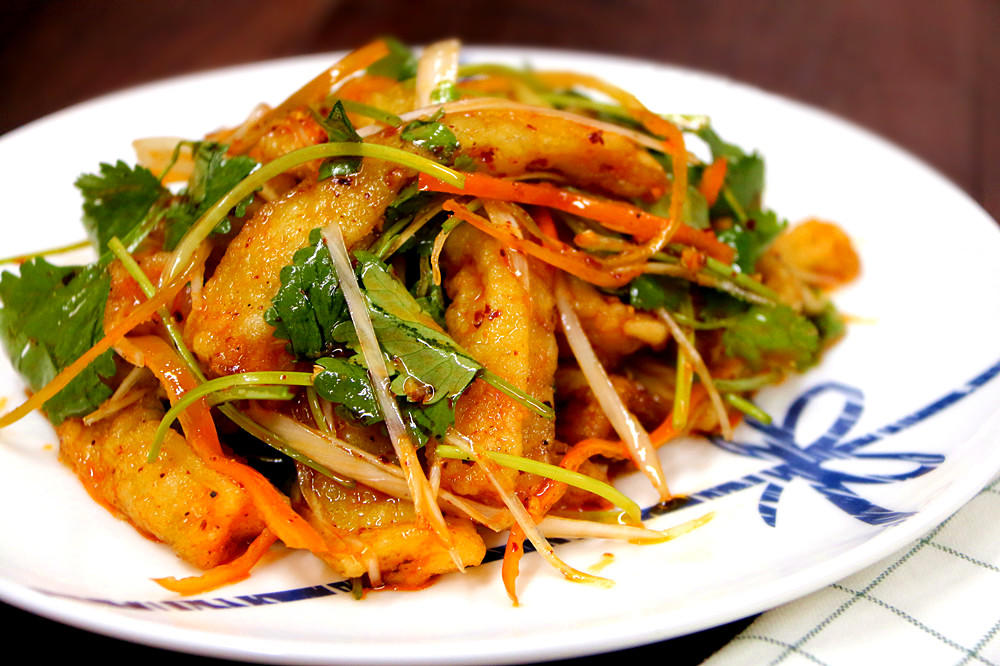 凉拌菜茄子，小美的美食的做法