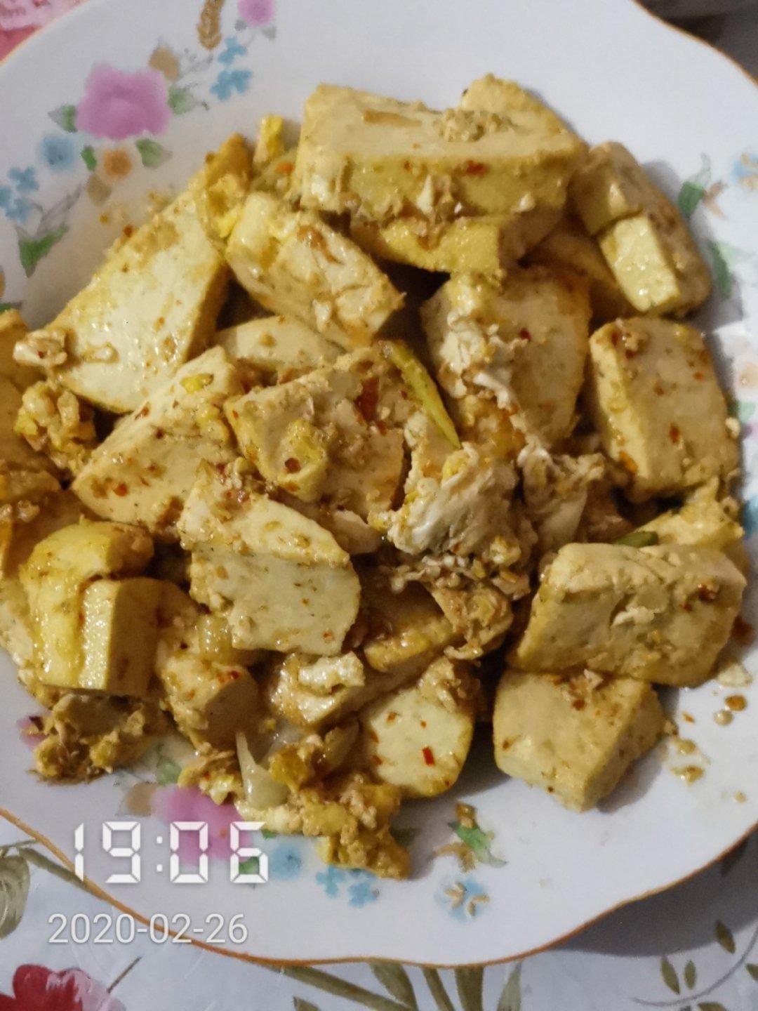 鸡蛋炒豆腐～好吃没朋友～极简单（满满蛋白质）