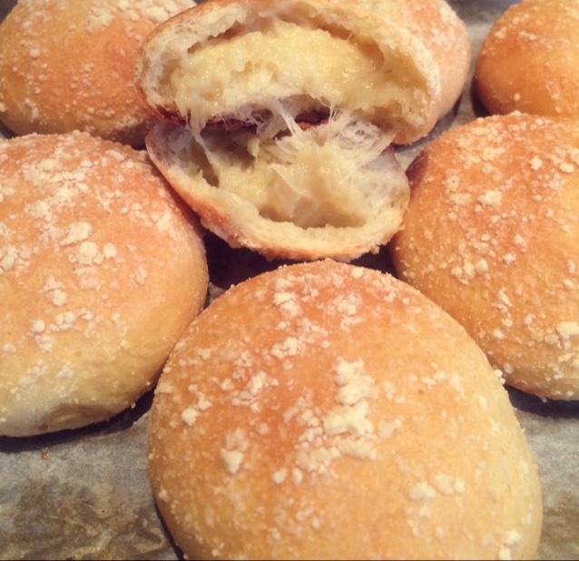 卷泥做的榴莲香酥包