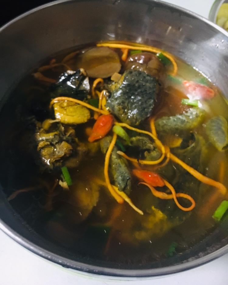 虫草花乌鸡汤