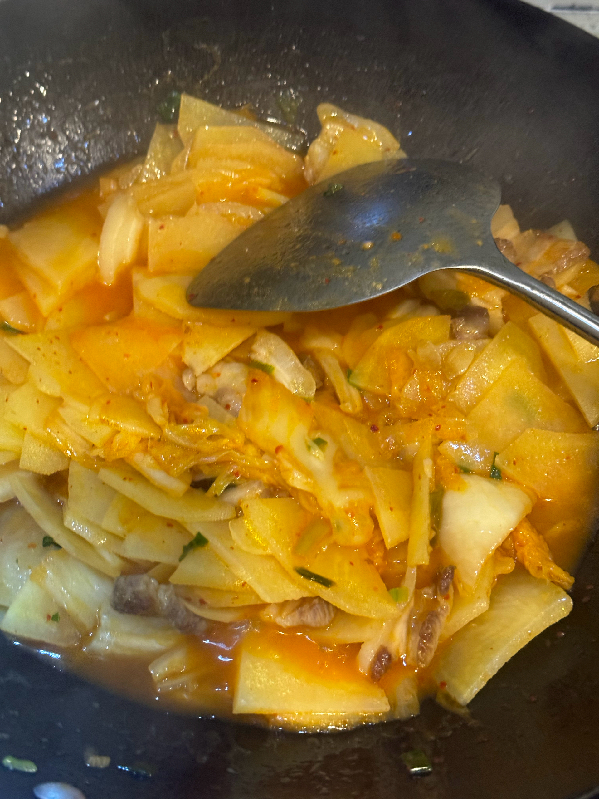 狂炫两碗饭🍚辣白菜土豆片的做法 步骤6