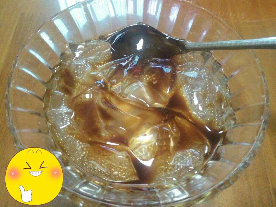 自制晶莹剔透、口感凉滑的——冰粉粉