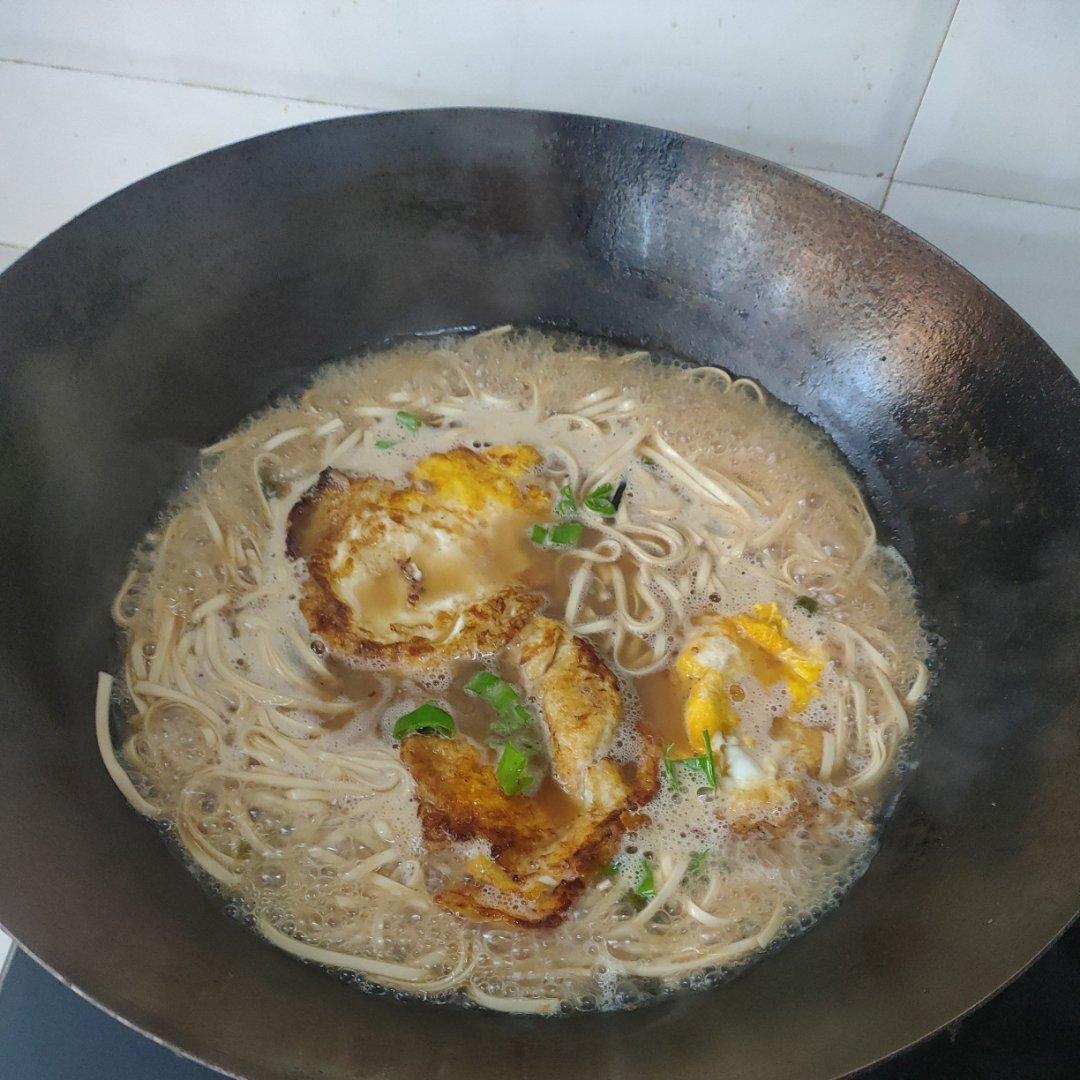 好吃到尖叫的鸡蛋焖面