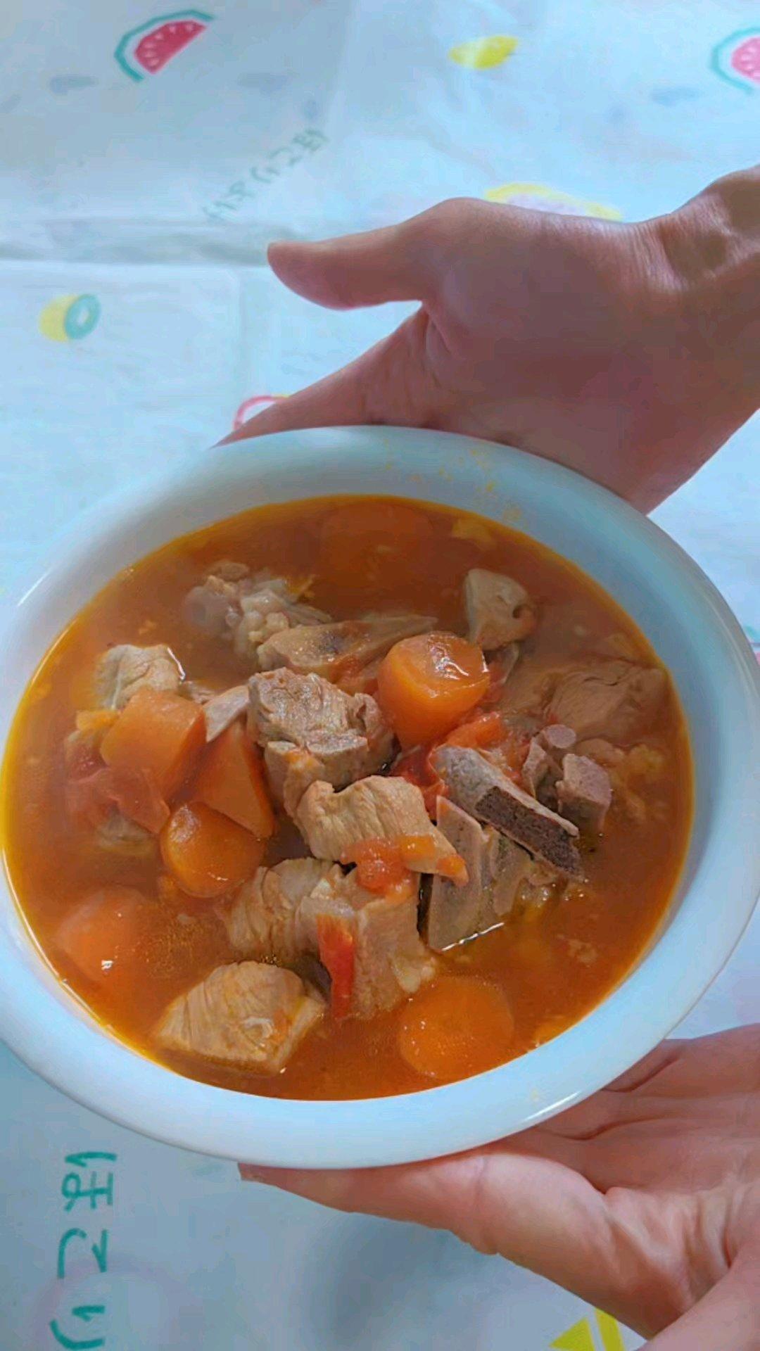 大人，小孩儿都爱吃的排骨做法：番茄闷排骨！软烂入味，味道超赞，有菜，有肉，宝宝爱吃！做法超简单！