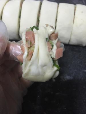 最好吃的火腿葱香花卷—附让葱不变黄的小窍门的做法 步骤17