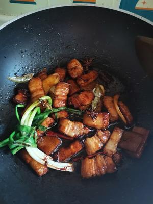 笋干焖肉，红烧肉笋干的做法 步骤1
