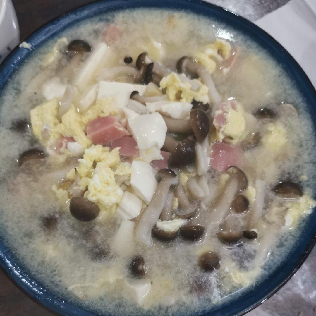 豆腐菌菇汤