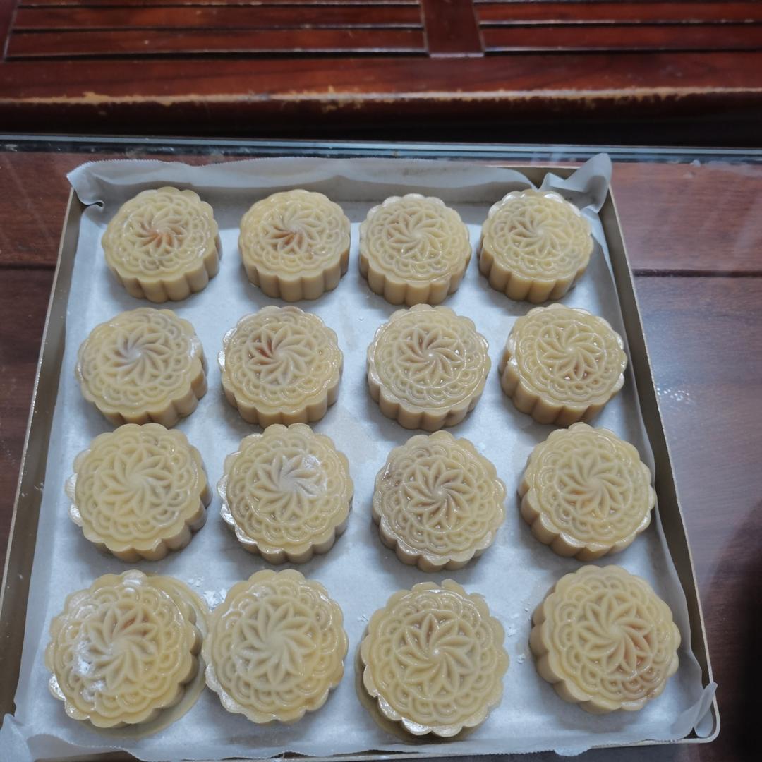 广式月饼—蛋黄莲蓉月饼