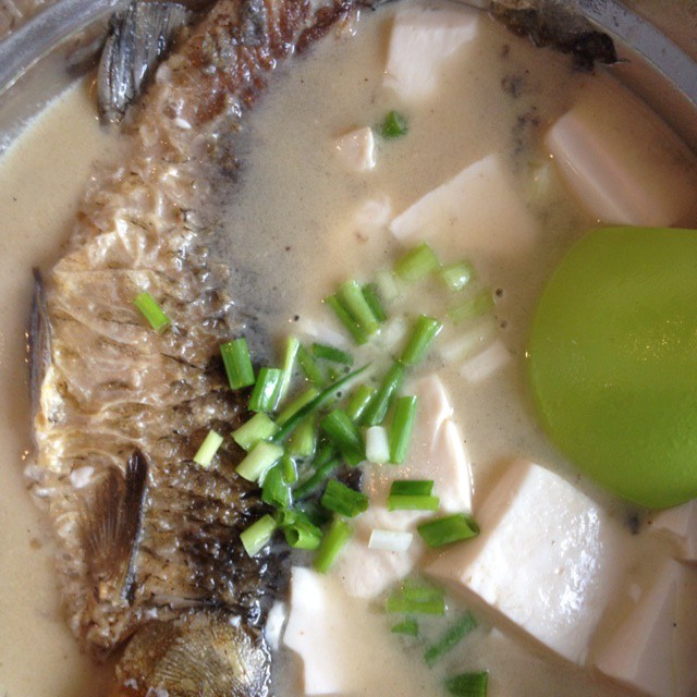 鲫鱼豆腐汤