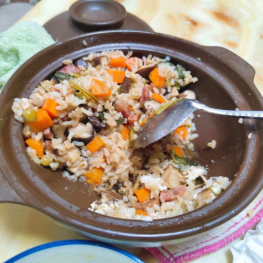 方便的腊肠焖饭 砂锅电饭煲都可