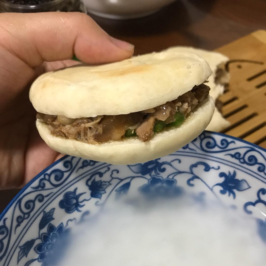 腊汁肉夹馍
