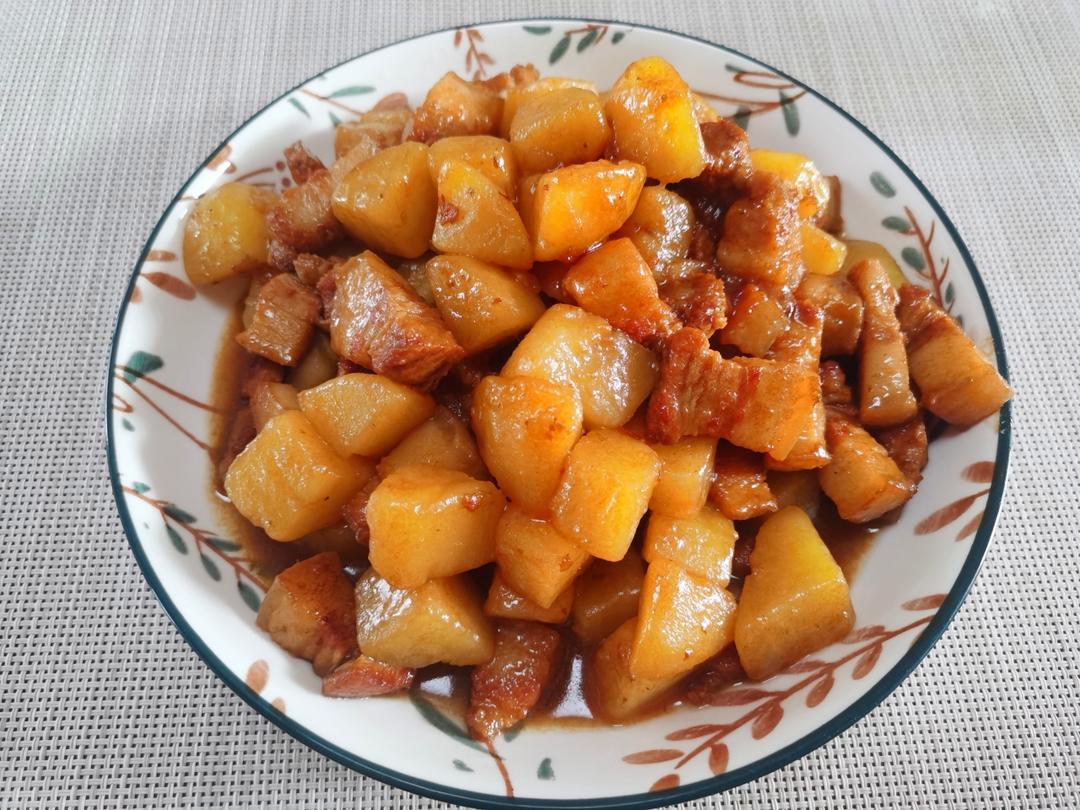 红烧肉炖土豆（丝毫不腻）
