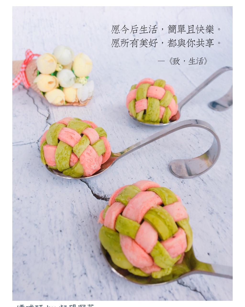 粉色少女绣球酥