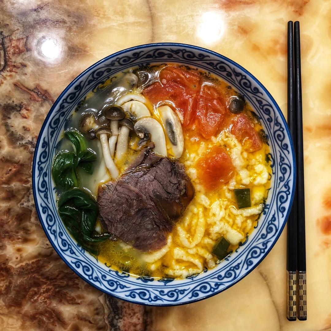 超简单的网红西红柿鸡蛋面（零失败）只需10分钟