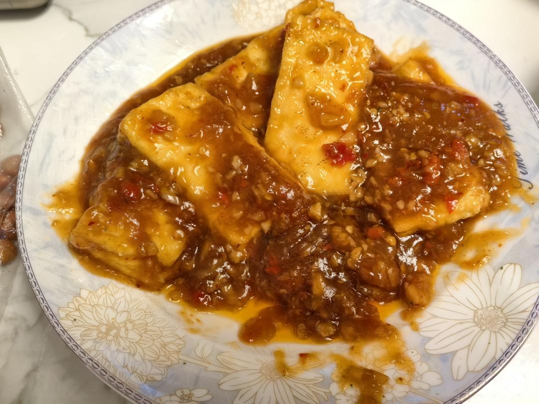 学会这个浇汁豆腐，再也不用去夜市摊了