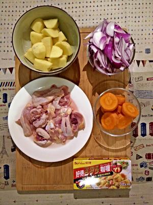 简易咖喱土豆鸡的做法 步骤2