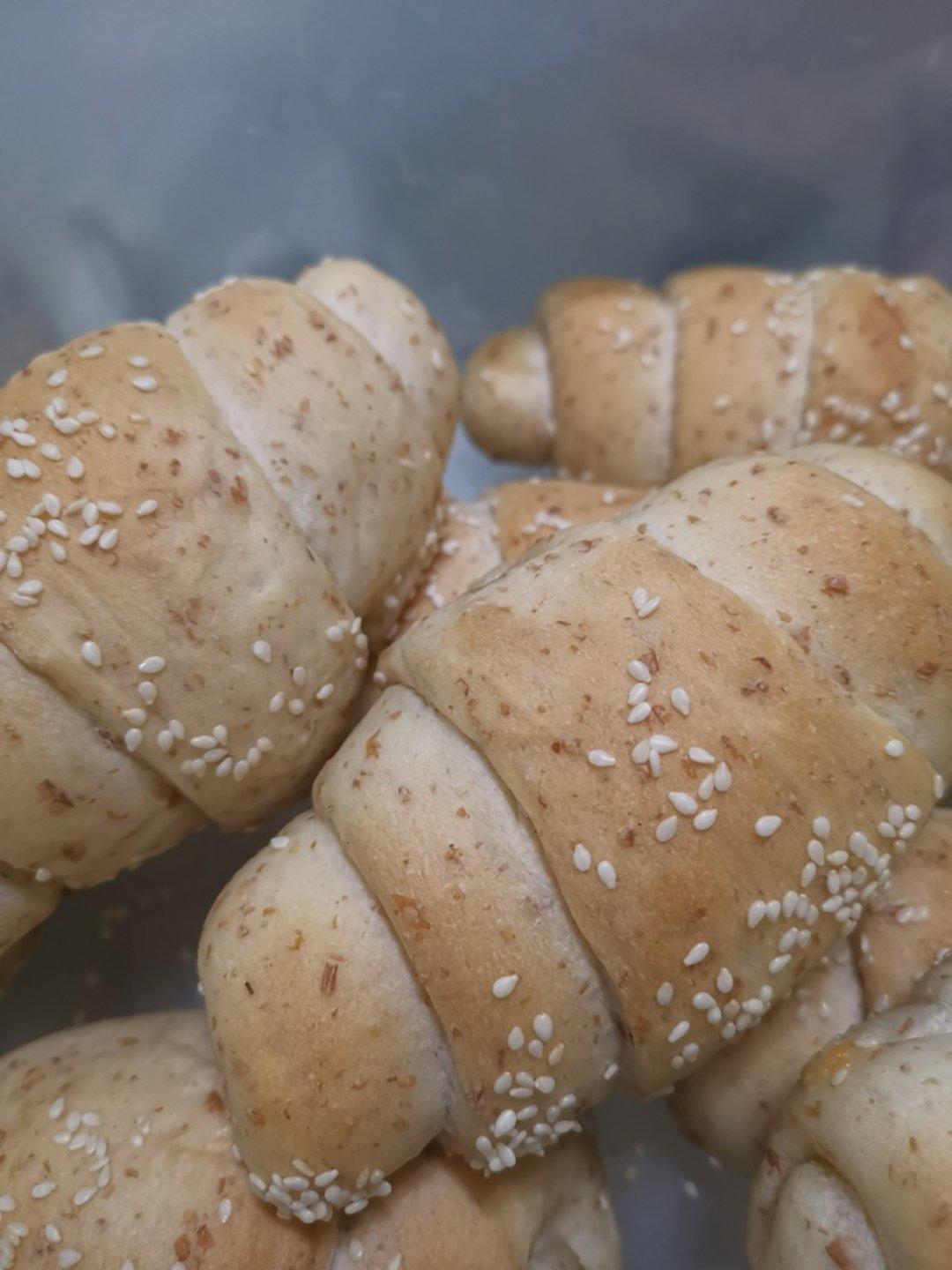 全麦芝麻盐面包