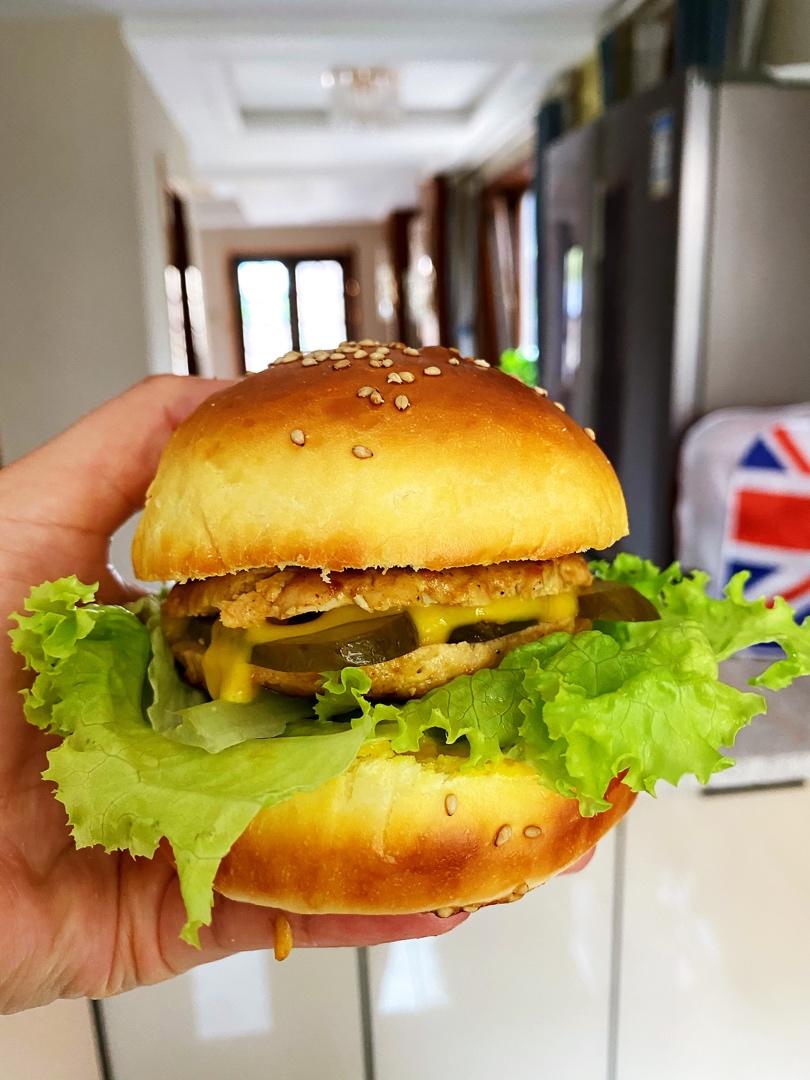 肯德基早餐汉堡轻松在家做 ---『玉米鸡肉汉堡包』