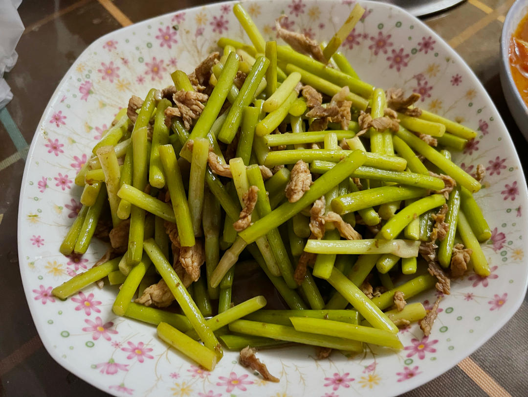简单易做的下饭菜－蒜苔炒肉