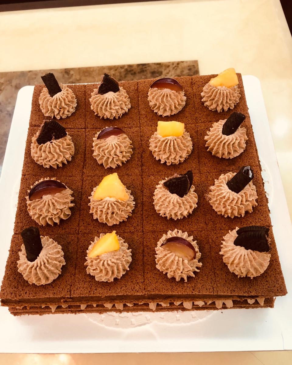 可可方形装饰蛋糕
