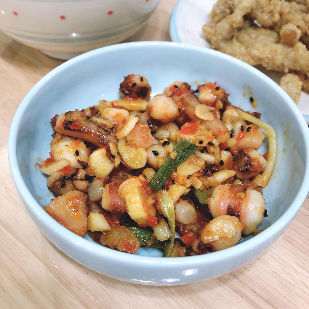 蒜蓉酱爆炒鱿鱼须