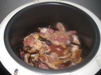 电饭煲之香菇糯米鸡饭的做法 步骤4
