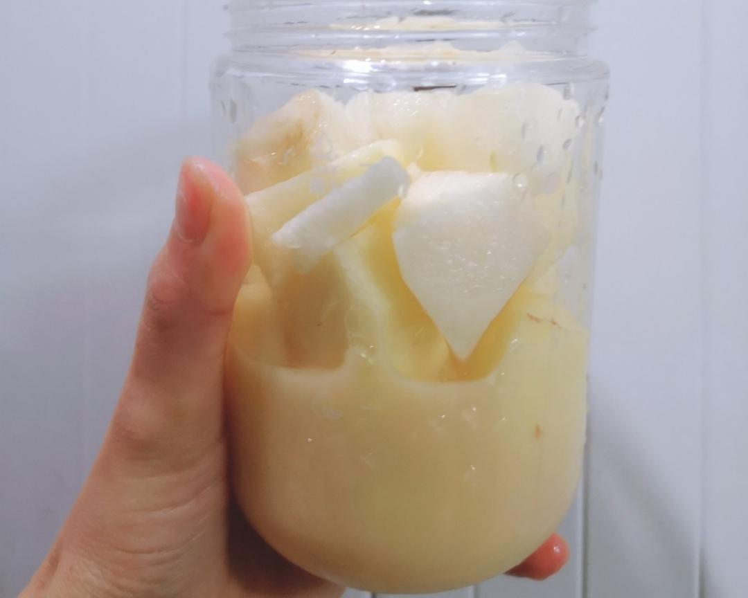 迷你榨汁机之——苹果雪梨养乐多的做法
