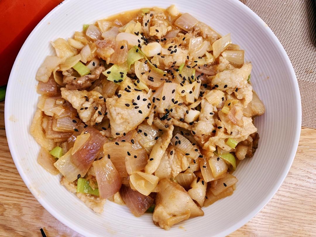 洋葱炒五花肉