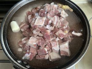 番茄土豆牛腩煲的做法 步骤2