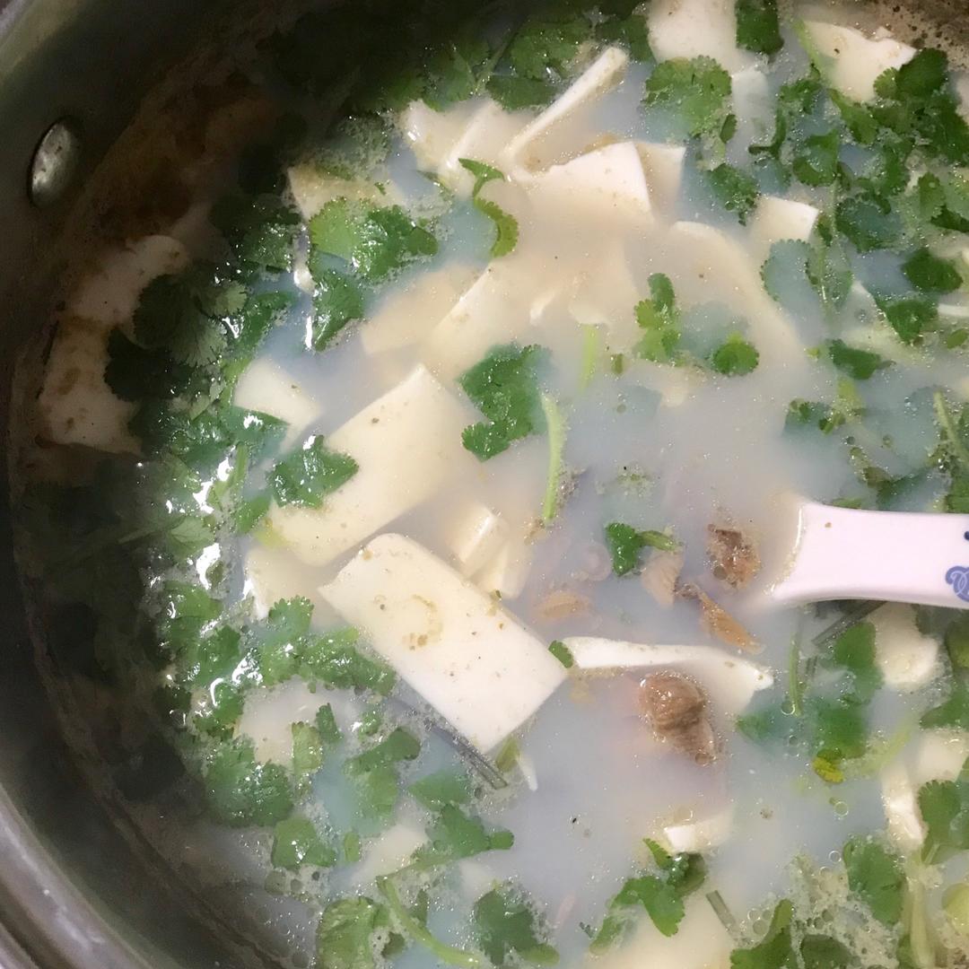 蚌肉豆腐煲