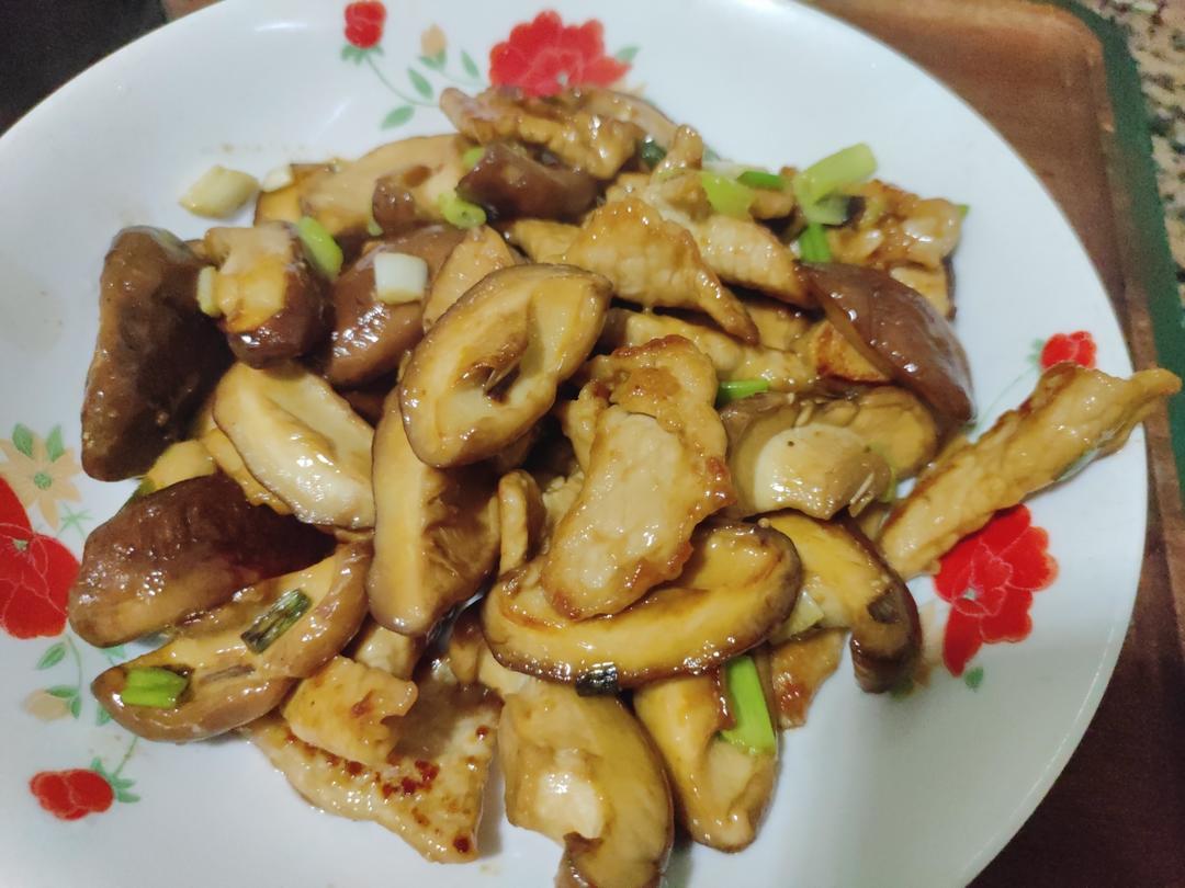 香菇炒肉片