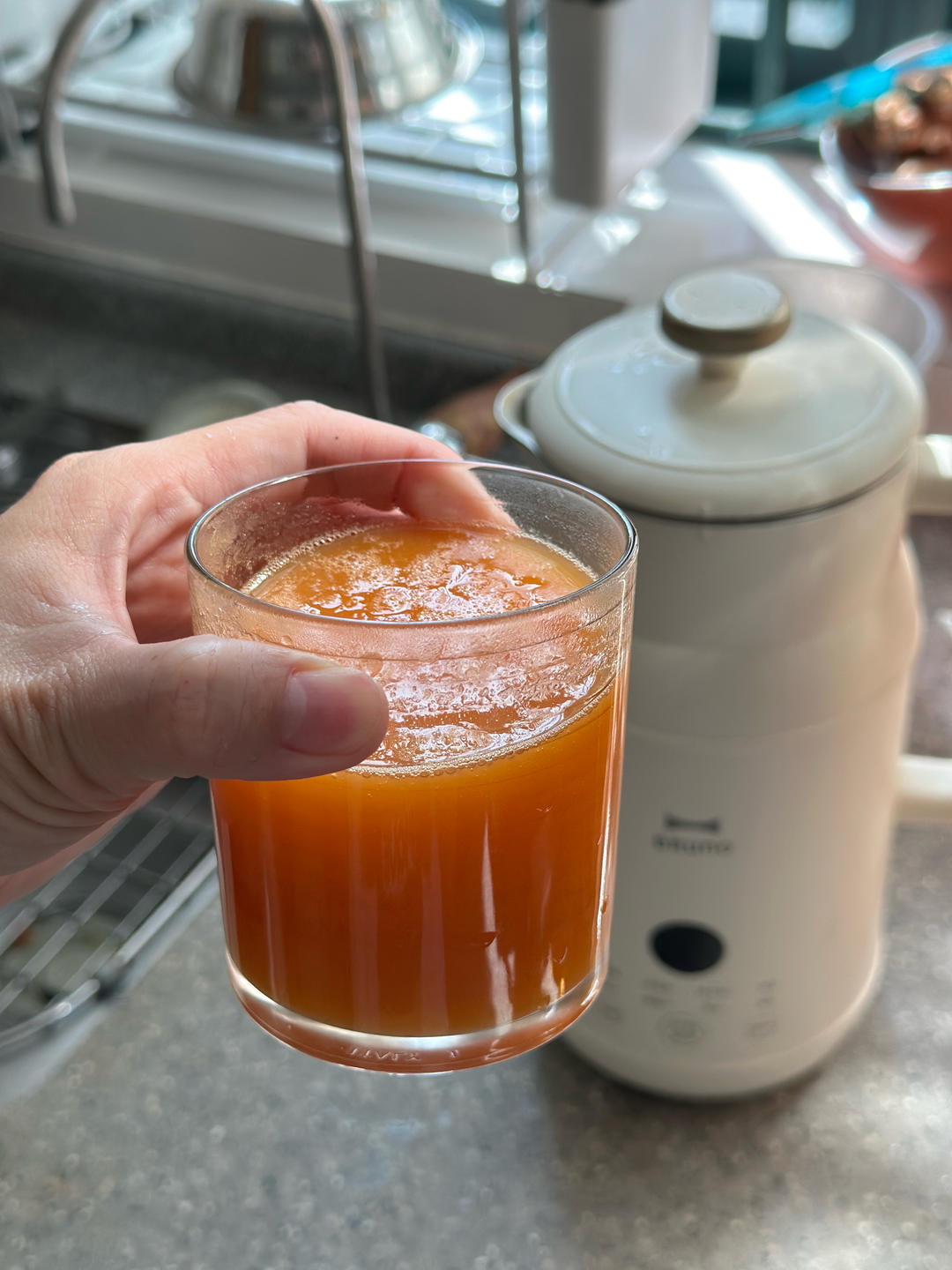 一杯有神奇魔力的饮品🍹胡萝卜🥕苹果🍎汁（热饮）