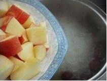 苹果银耳红枣汤的做法 步骤4