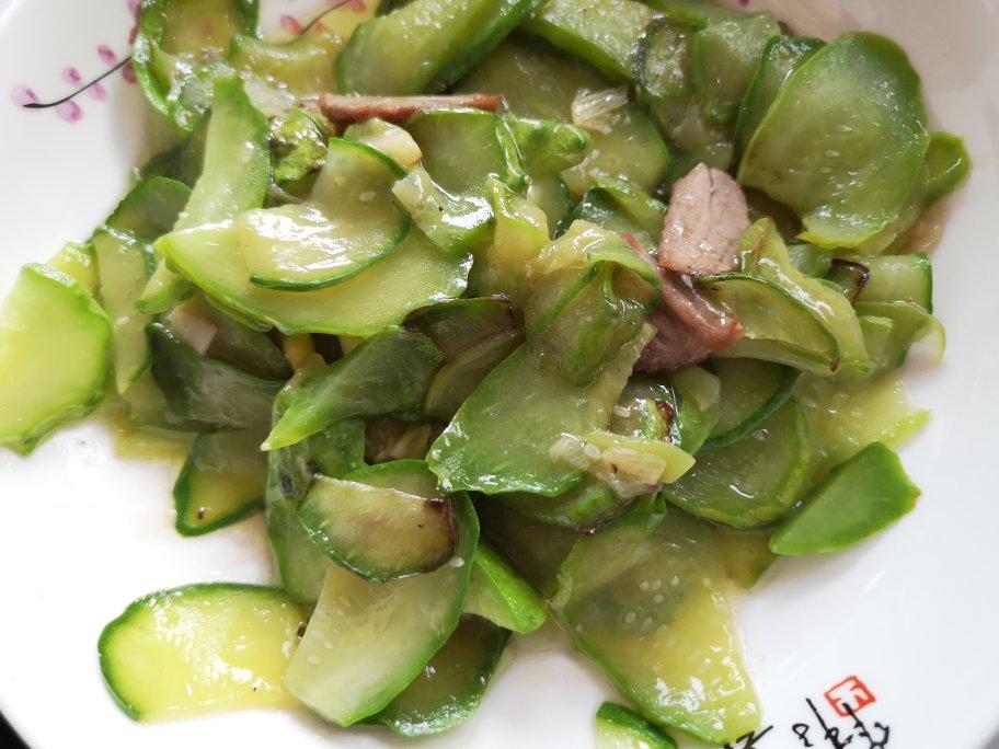黄瓜炒肉片