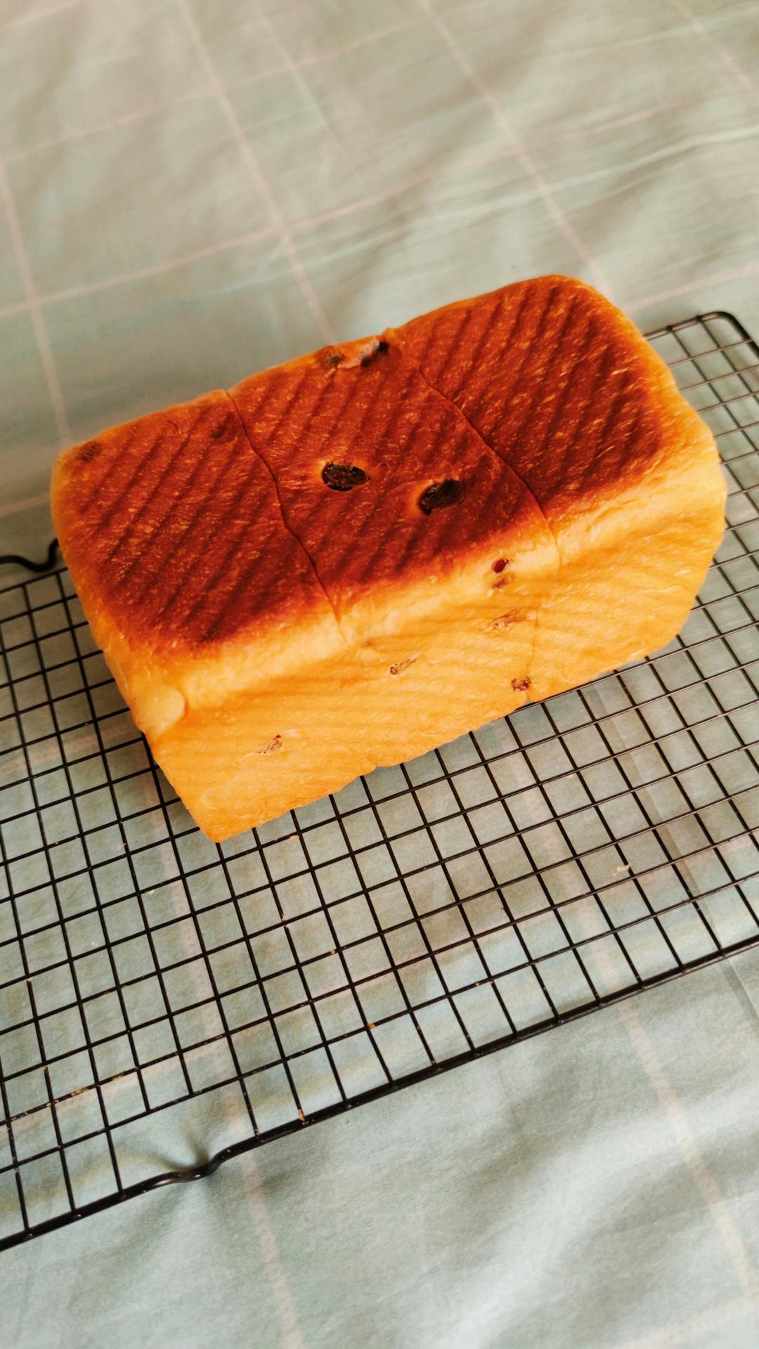 葡萄干牛奶吐司